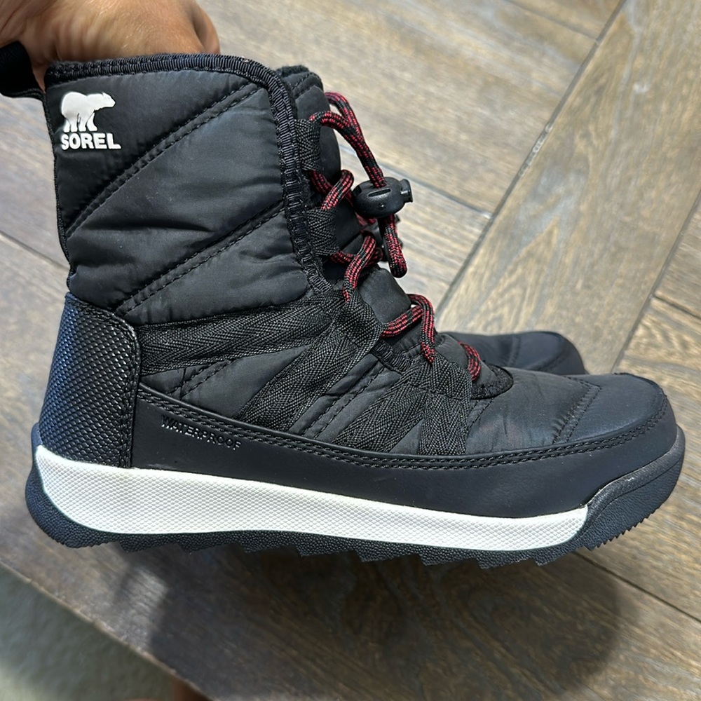 SOREL - KIDS SIZE 1 - BLACK